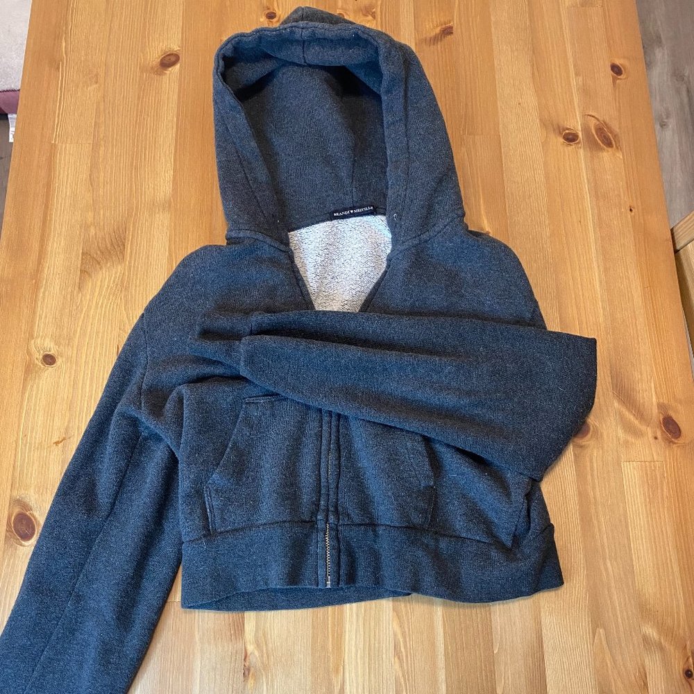 brandy melville cropped zip up